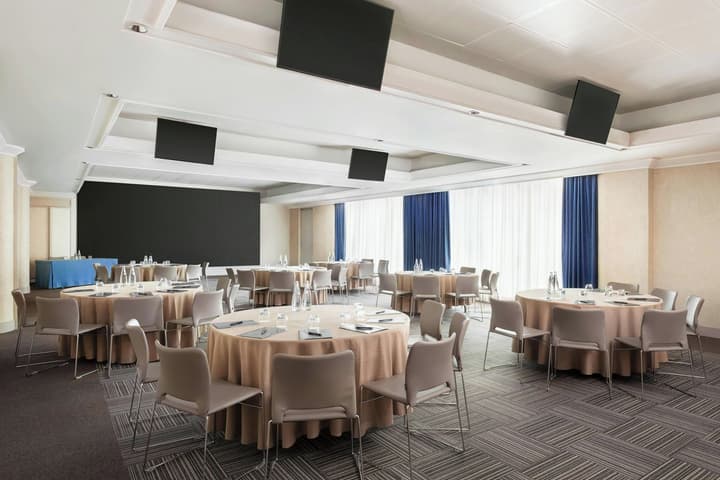 Courtyard by Marriott Rome Central Park