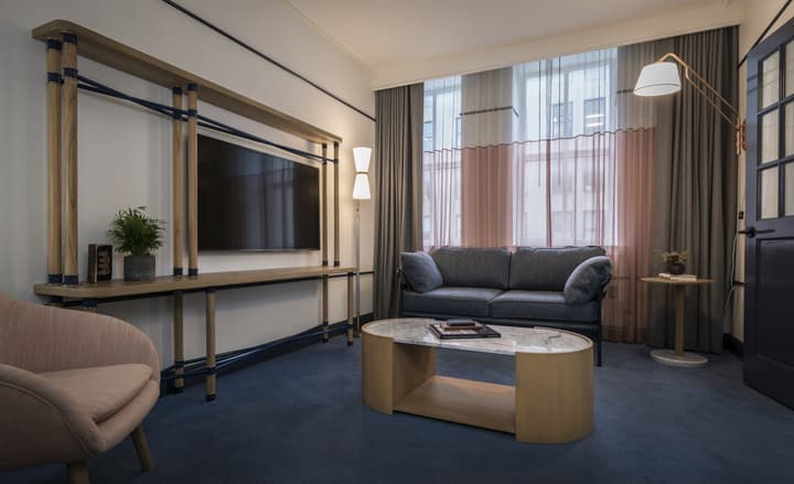 Hu. Hotel