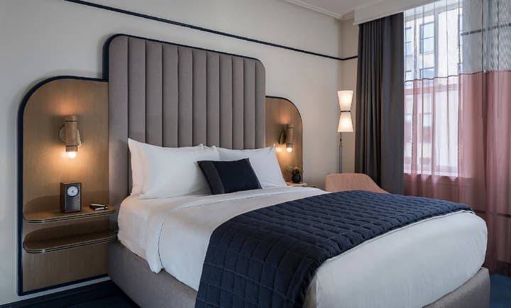 Hu. Hotel