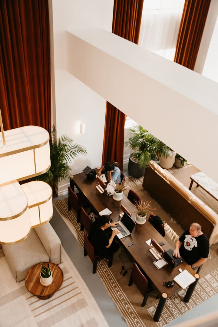 Hu. Hotel