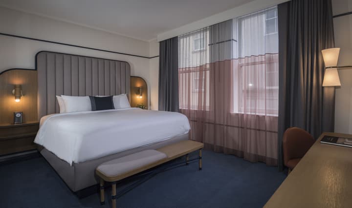 Hu. Hotel