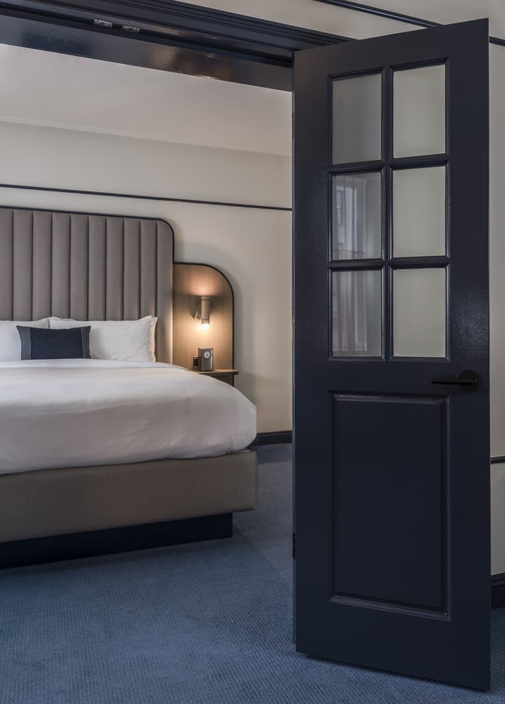 Hu. Hotel