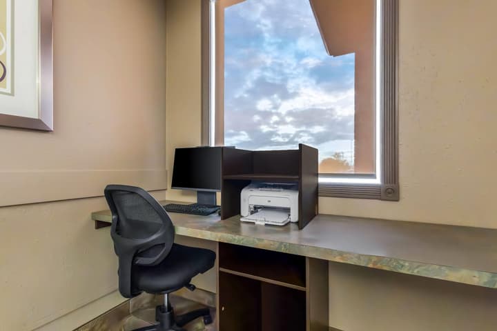 Super 8 by Wyndham Prince Albert