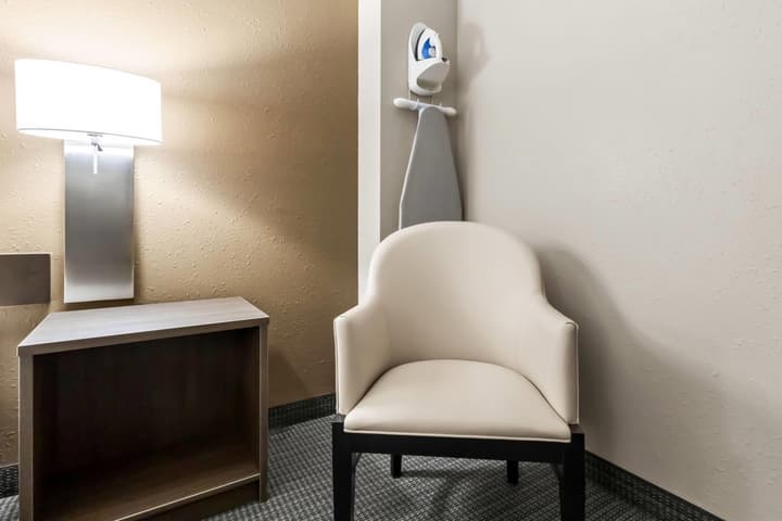 Super 8 by Wyndham Prince Albert