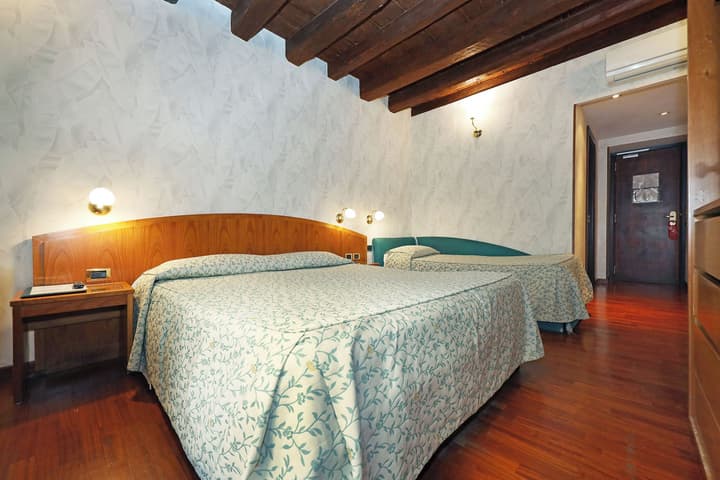Hotel Corot