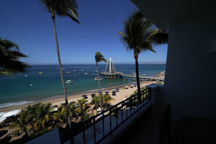 Emperador Vallarta Beachfront Hotel and Suites