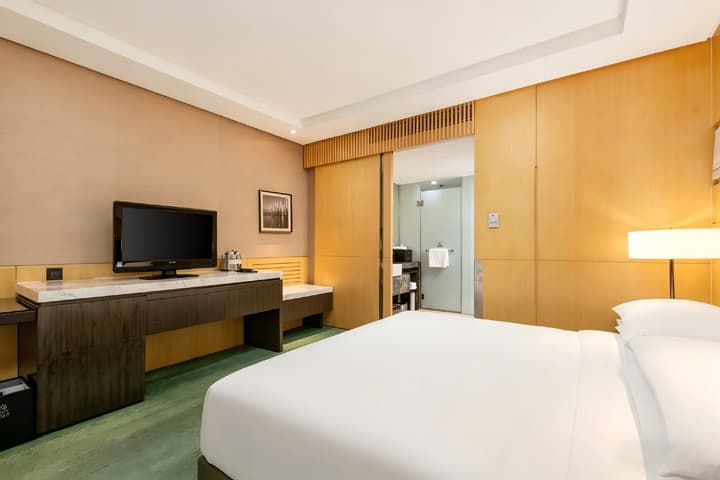 Shanghai QILU Hotel