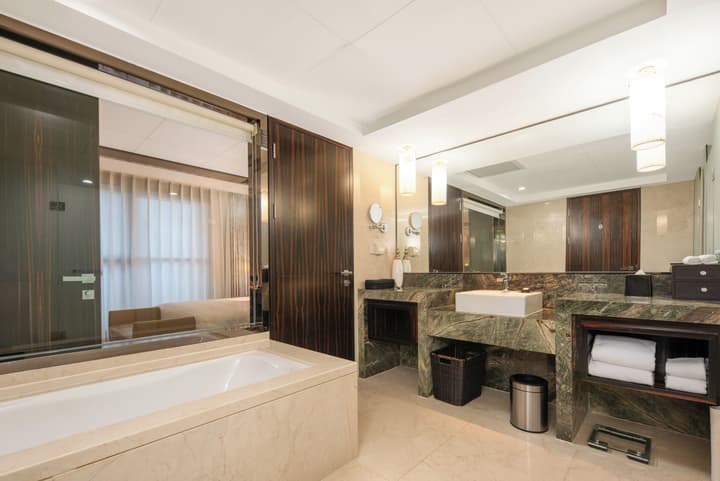 Shanghai QILU Hotel