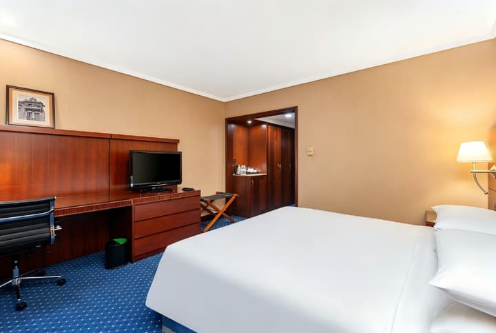 Shanghai QILU Hotel
