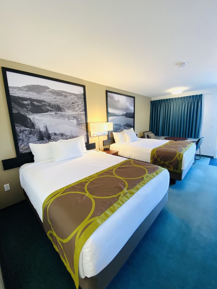 Super 8 by Wyndham 100 Mile House