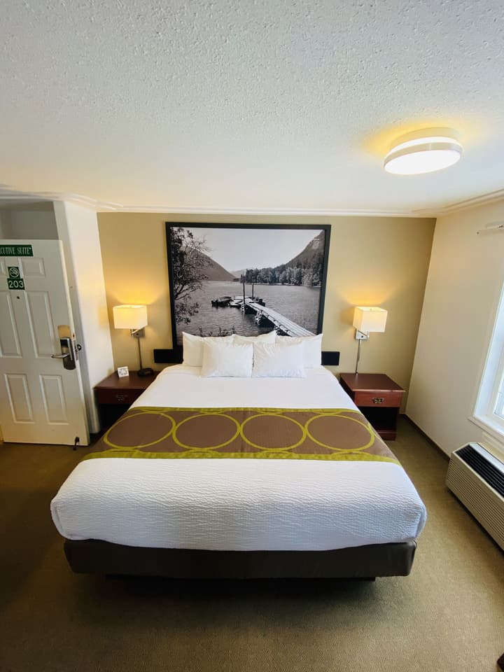 Super 8 by Wyndham 100 Mile House