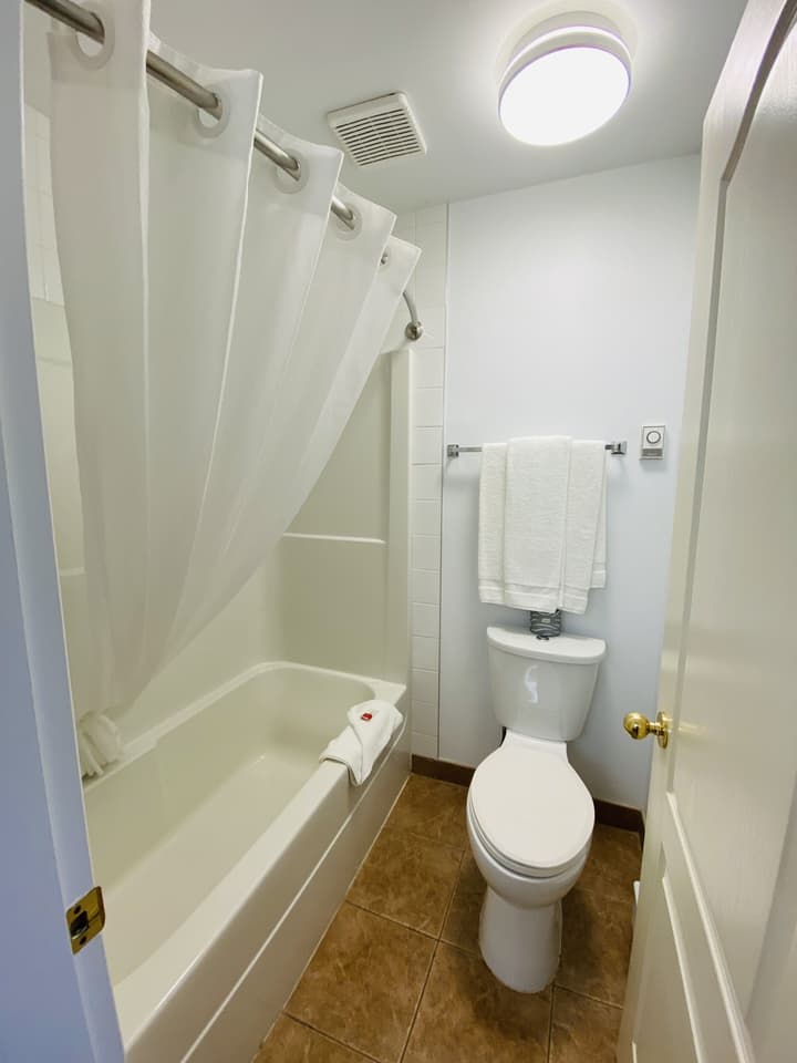 Super 8 by Wyndham 100 Mile House