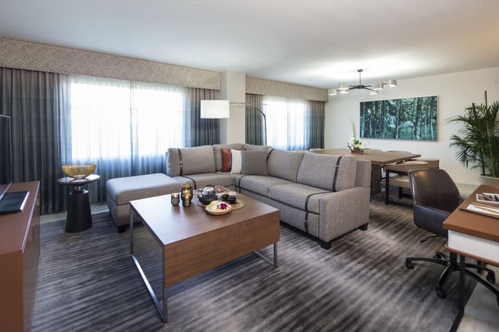 Universal’s Loews Royal Pacific Resort