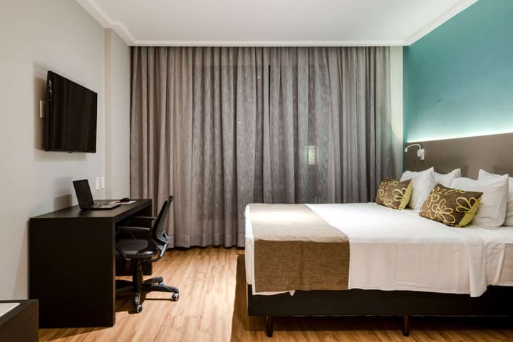 Comfort Suites Vitoria