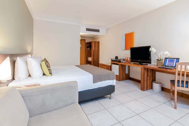 Comfort Suites Vitoria