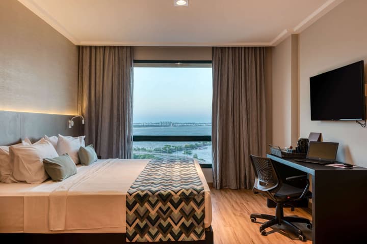 Comfort Suites Vitoria