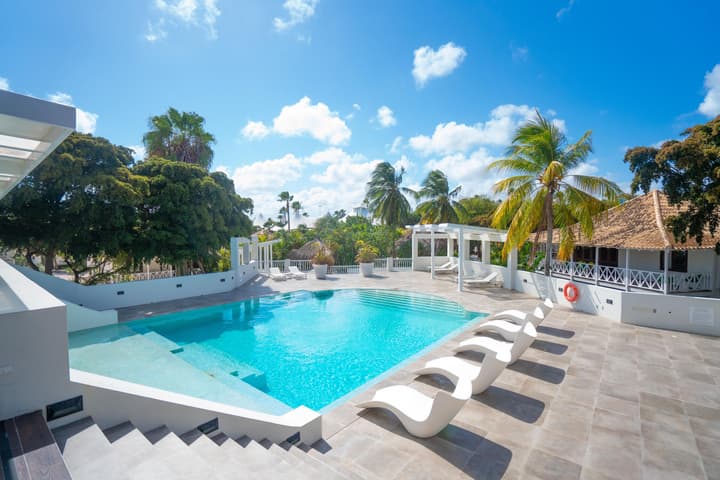 Papagayo Beach Resort