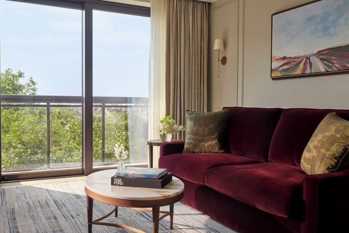 Jumeirah Carlton Tower London