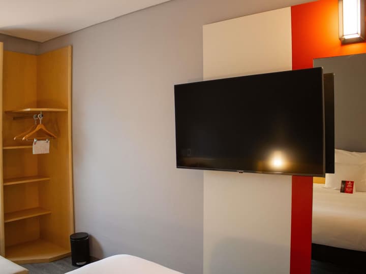 ibis Monterrey Valle