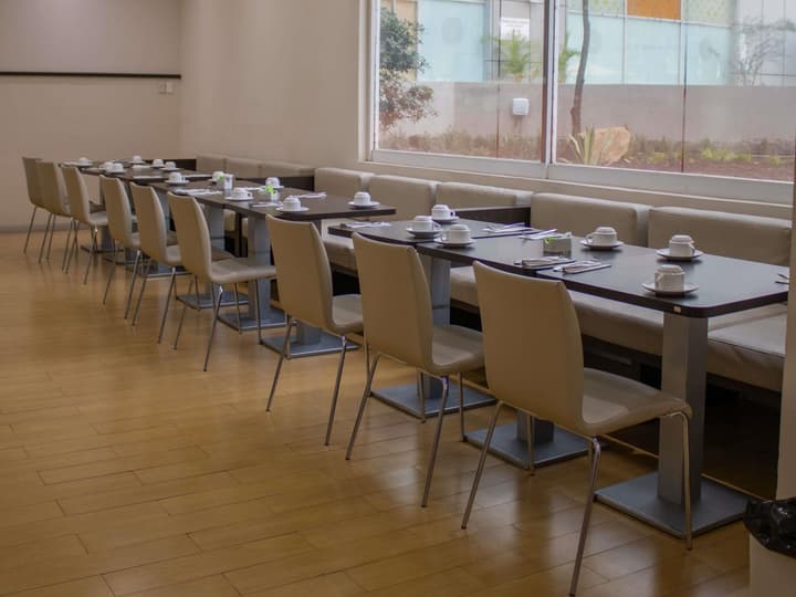 ibis Monterrey Valle