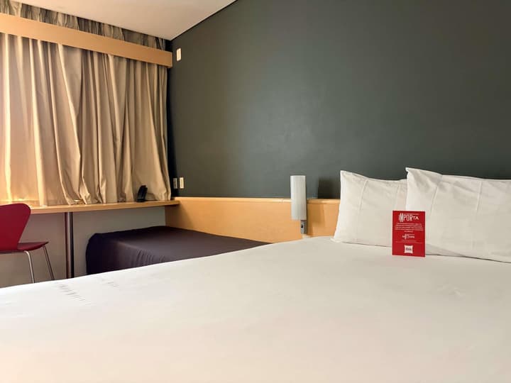 ibis Monterrey Valle