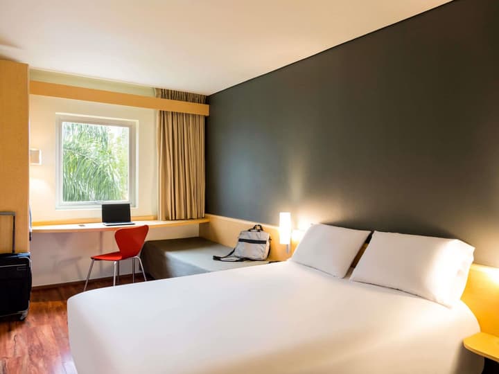 ibis Monterrey Valle