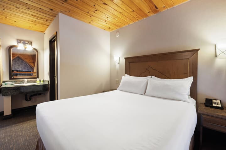 Rundlestone Lodge