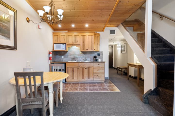 Rundlestone Lodge
