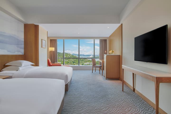 Crowne Plaza Zhuhai City Center by IHG
