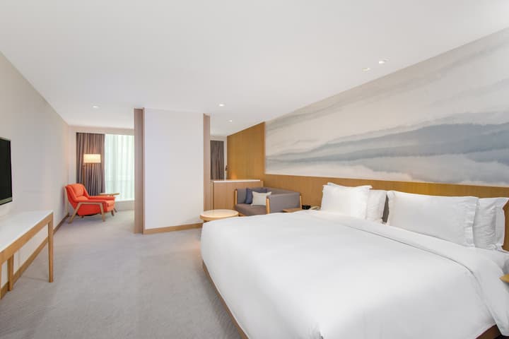 Crowne Plaza Zhuhai City Center by IHG