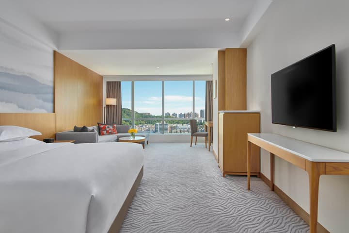 Crowne Plaza Zhuhai City Center by IHG