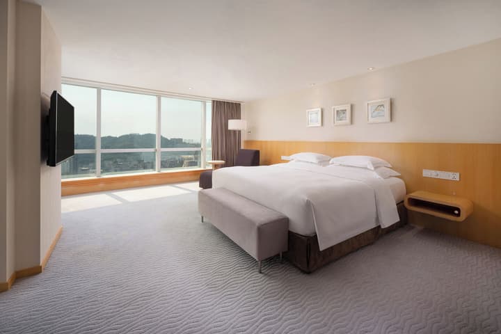 Crowne Plaza Zhuhai City Center by IHG