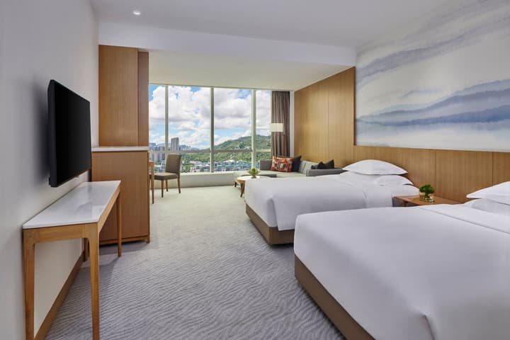Crowne Plaza Zhuhai City Center by IHG