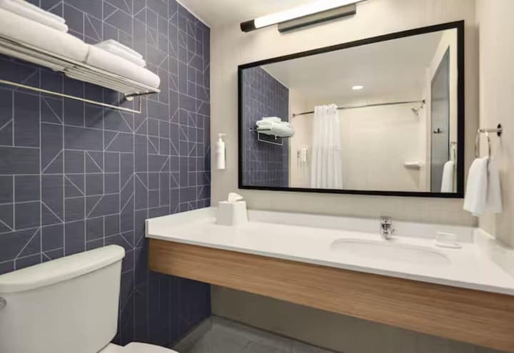 Spark by Hilton Woburn Boston