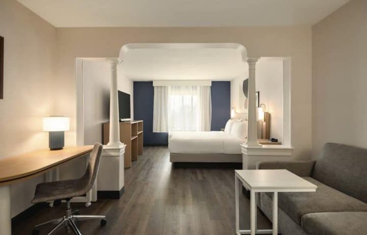 Spark by Hilton Woburn Boston