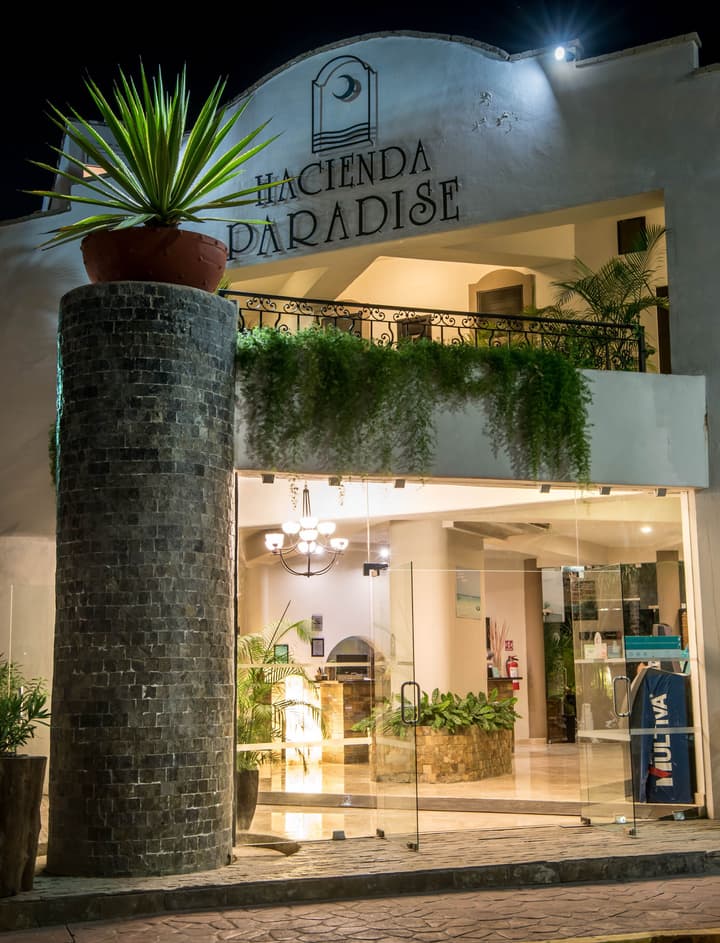 Hotel Hacienda Paradise