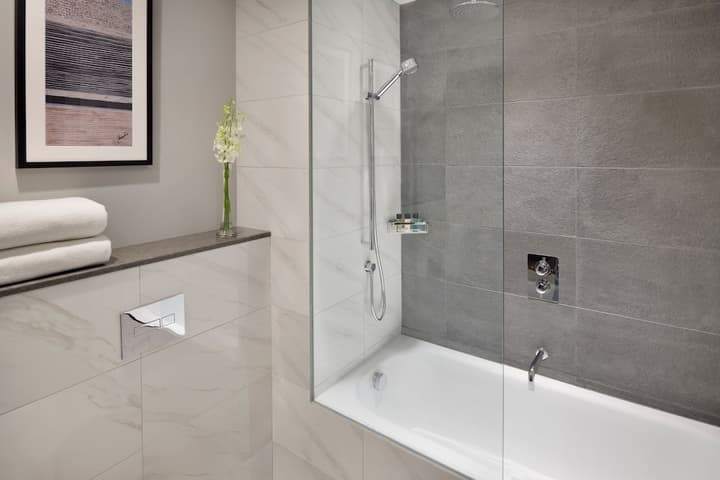 Mövenpick Hotel & Apartments Bur Dubai