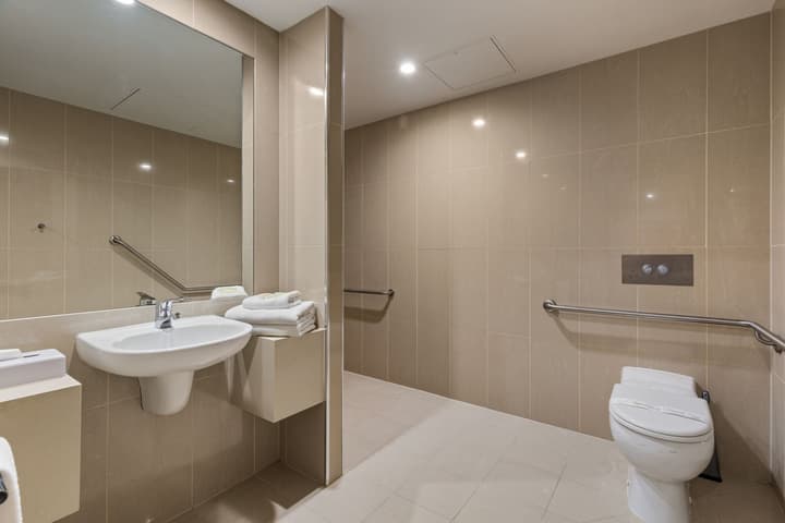 Atlantis Hotel, Melbourne