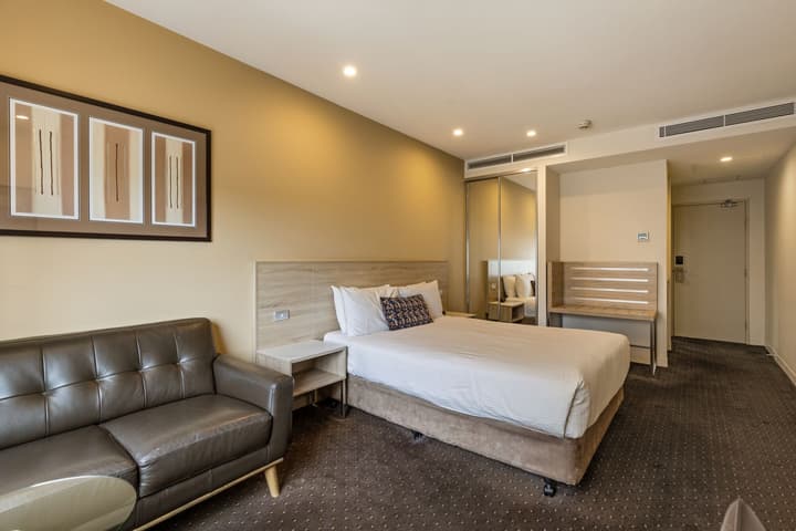 Atlantis Hotel, Melbourne