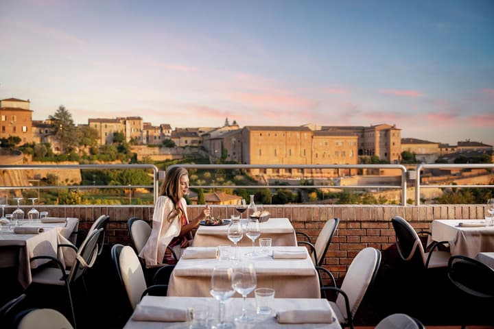 Hotel Athena