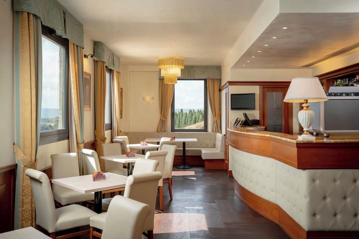 Hotel Athena