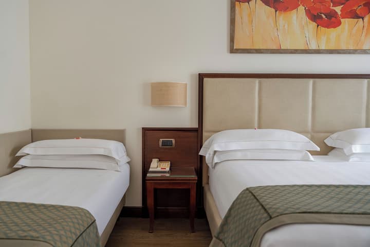 Hotel Athena
