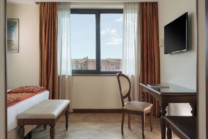 Hotel Athena
