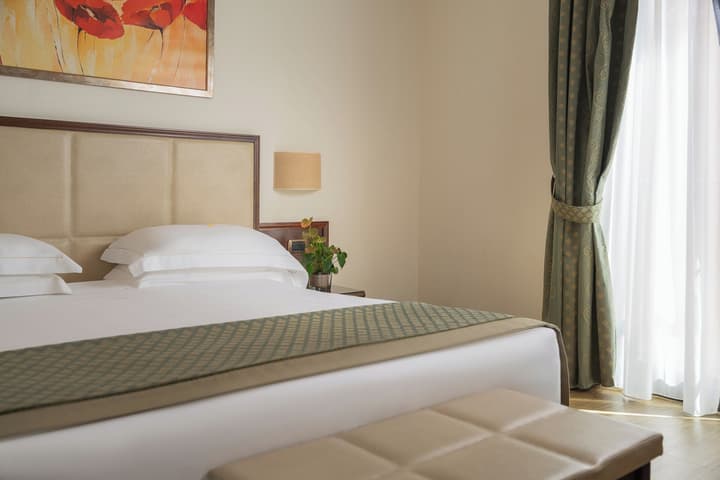 Hotel Athena