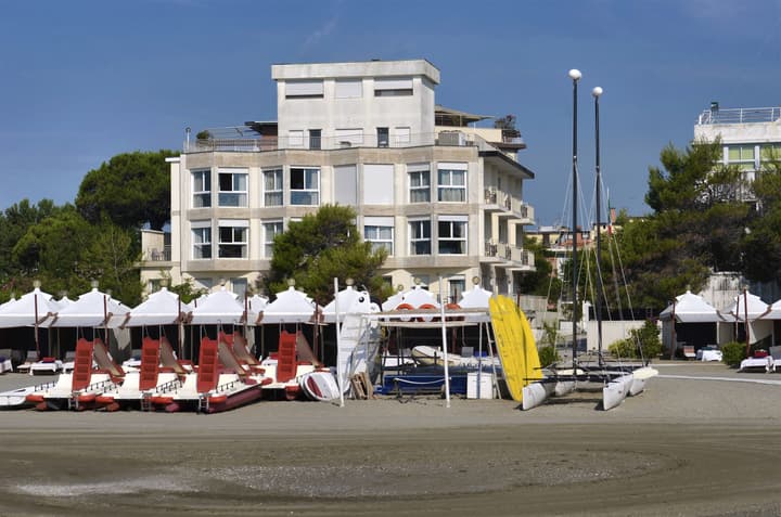 Hotel Petit Palais