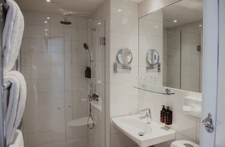 Home Hotel Drott