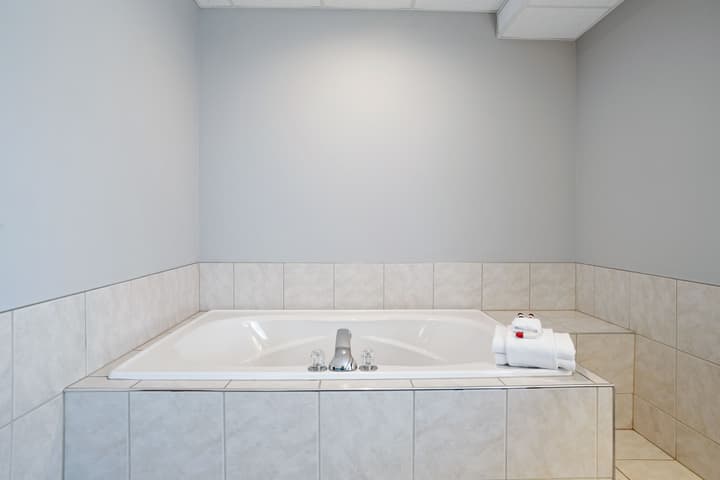 Elevation Inn & Suites, Trademark Collection by Wyndham