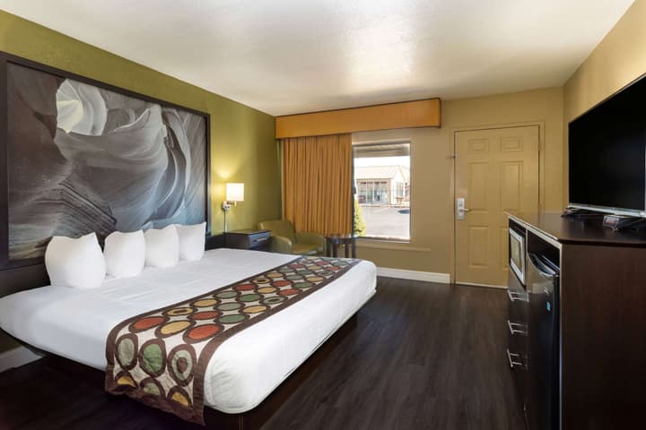 Super 8 by Wyndham Conference Center NAU/Downtown
