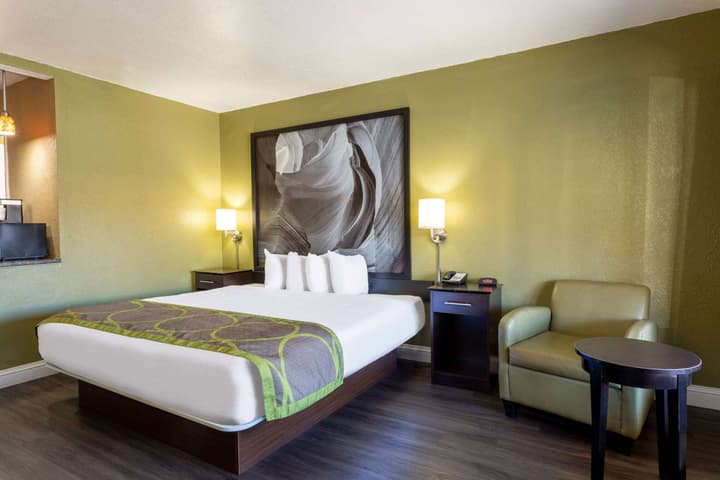 Super 8 by Wyndham Conference Center NAU/Downtown