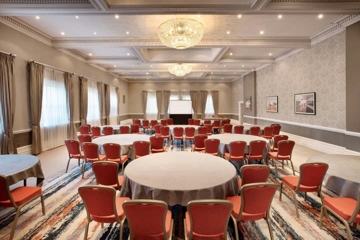 Leonardo Hotel Cardiff